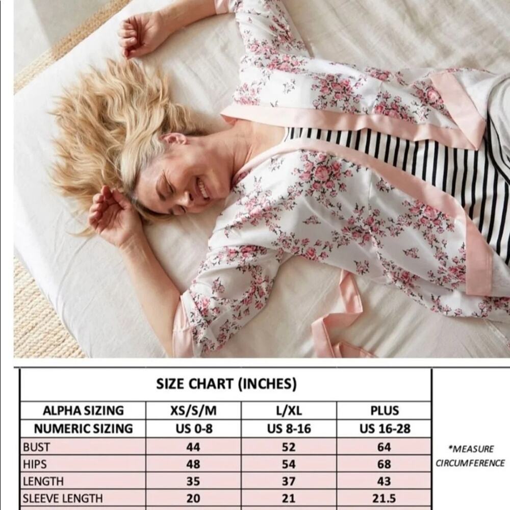 Morgan Lane Allie Robe in White Floral - Picture 8 of 9
